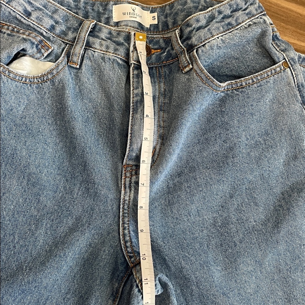 LIKE NEW Windsor Light Blue Straight Leg Jeans with Los Angeles on the back - Picture 10 of 11